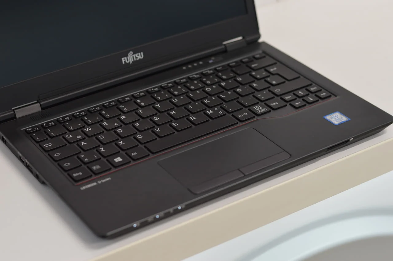 Fujitsu LifeBook U729 - 12.5" - (1920x1080), IPS дисплей / Intel Core i5-8265U / 8GB RAM / 256GB SSD