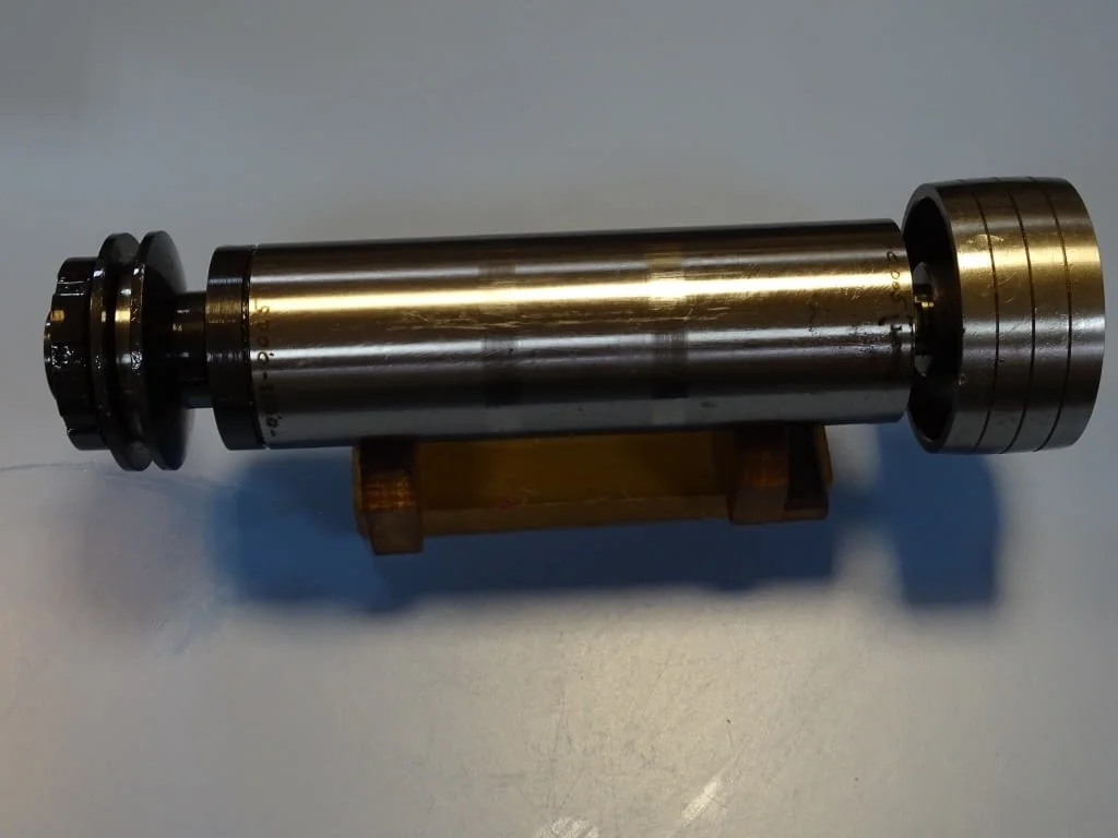 Шпиндел за шлайф 3К227В Ф85 L-260 0.003mm — снимка 2