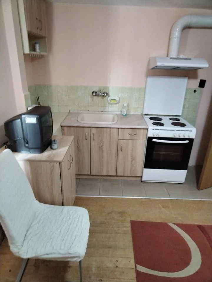 Двустаен апартаемнт кв.Смирненски партер