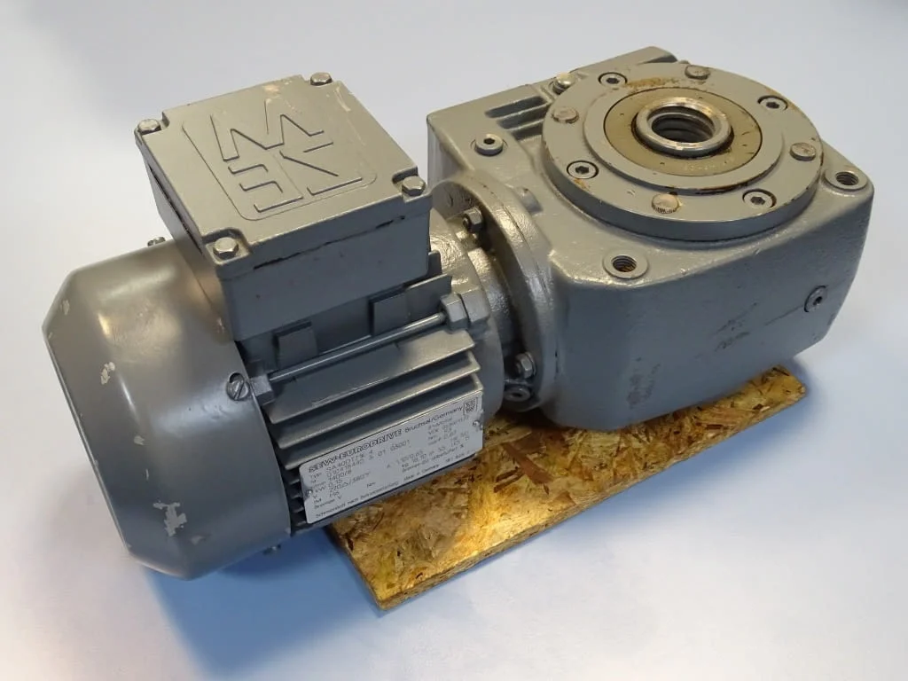 Мотор-редуктор SEW-EURODRIVE SA40DT71K-4 220/380V — снимка 9