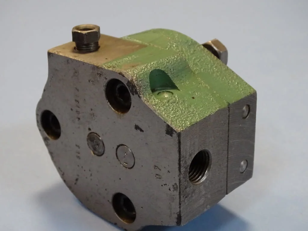 Хидравлична помпа TOS 503 1012E1-5C3 1013E2 Hydraulic pump — снимка 6