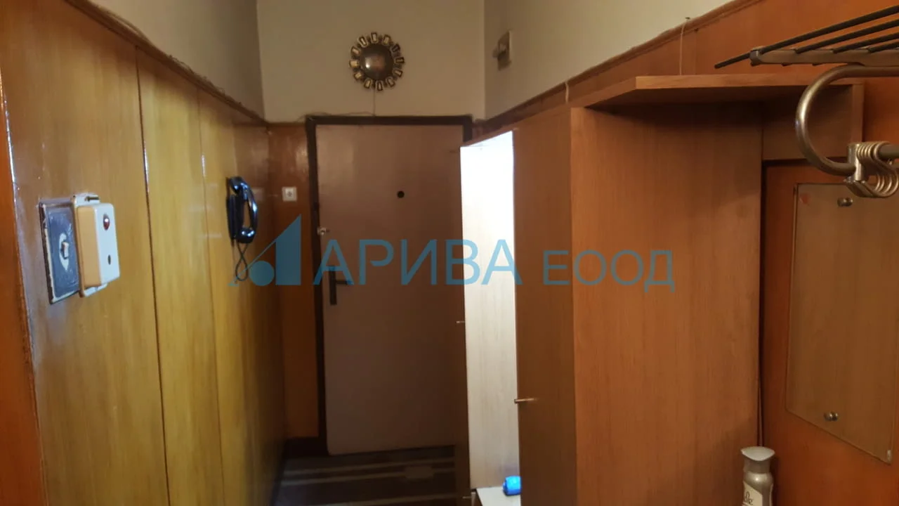 Тристаен апартамент в Център Хасково — снимка 4