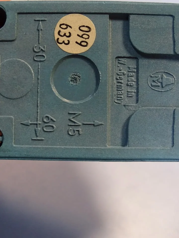Изключвател краен Klockner-Moeller AT4/i limit switch 220V — снимка 6