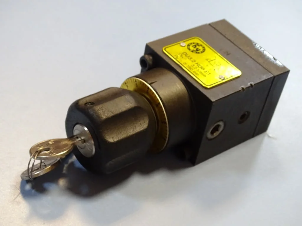 Хидравличен вентил за контрол на потока Ring-Hydraulik DU3.2HO6E1 flow control valve — снимка 4