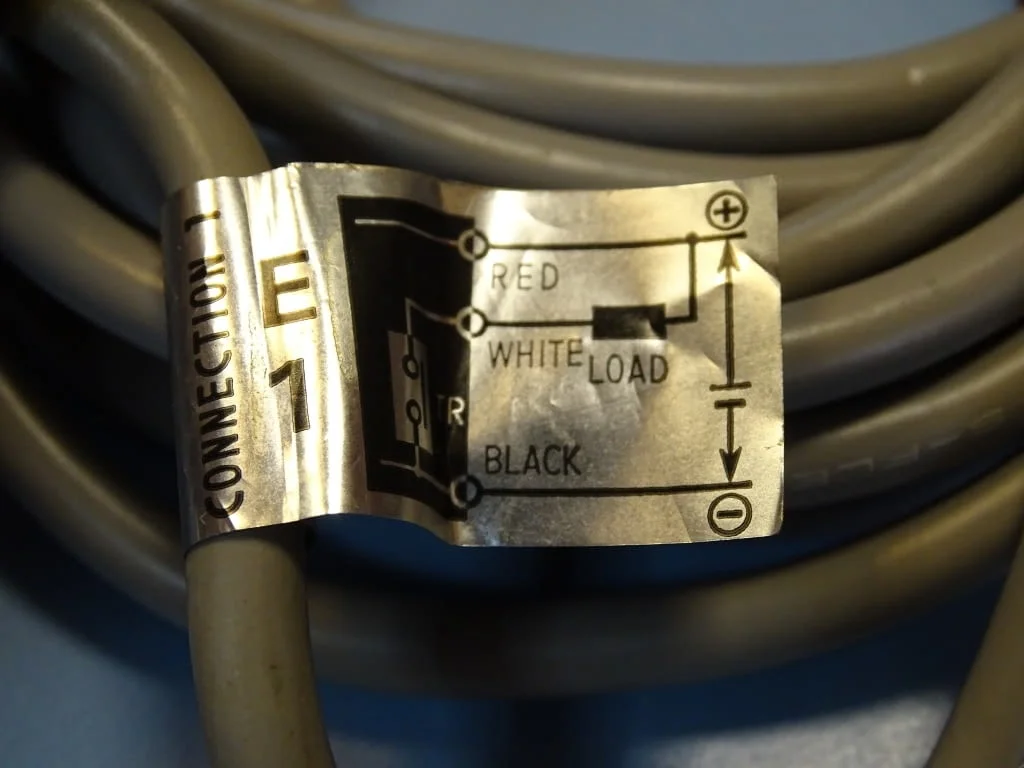 Индуктивен датчик Omron TL-X5E1 inductive proximity sensor — снимка 6