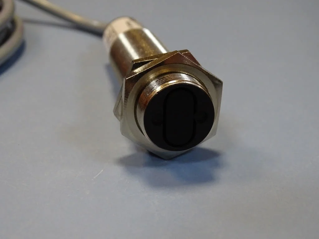 Фотоелектрически ифрачервен датчик Balluff BOS 18M-PS-1XA-AO-C Photoelectric sensor 10-30VDC — снимка 7