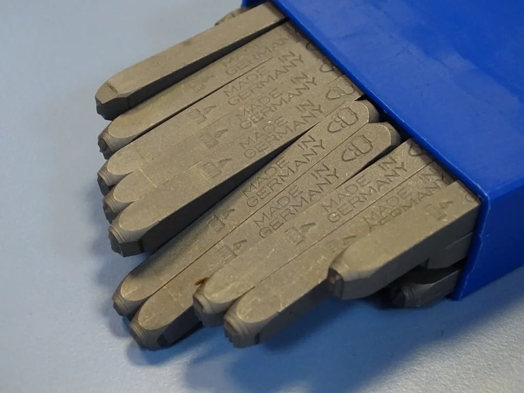 Комплект шлосерски букви-кирилица 4 mm Gravurem Cyrillic Alphabet (А-Я) 58-61 HRC — снимка 4