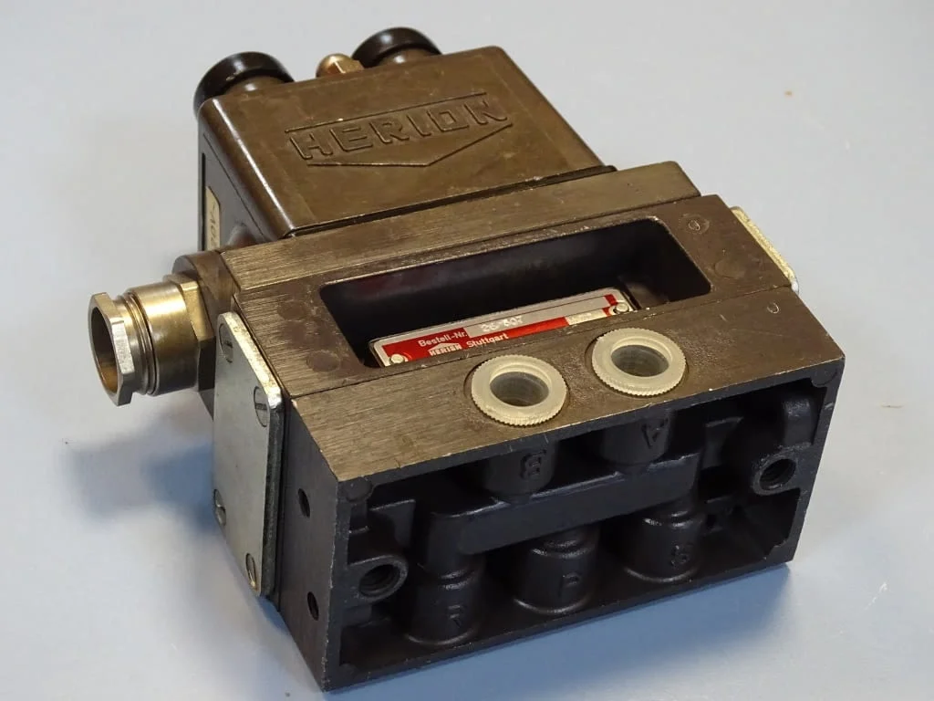Пневматичен разпределител HERION 26507H72 Solenoid Valve 220V/50Hz — снимка 6