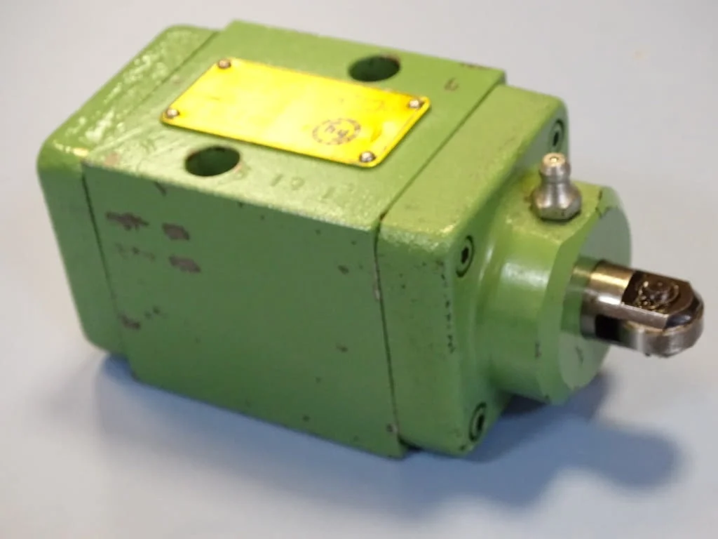 Хидравличен разпределител Hydraulik Ring SRF2-10-3 plunger operated hydraulic valve — снимка 6