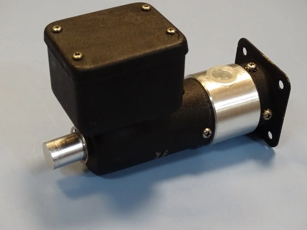 Пневматичен разпределител KOGANEI 2503E1-T Air Valve 100V AC/DC 2-8Bar — снимка 3