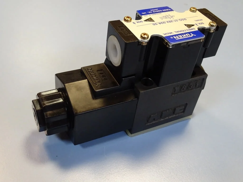 Хидравличен разпределител YUKEN DSG-01-2B2-D24-50 solenoid operated directional valve 24VDC — снимка 3