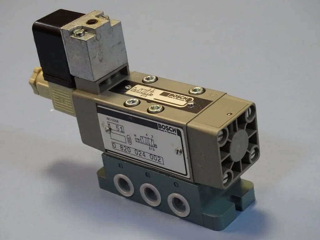 Хидравличен разпределител BOSCH directional valve 24VDC — снимка 8