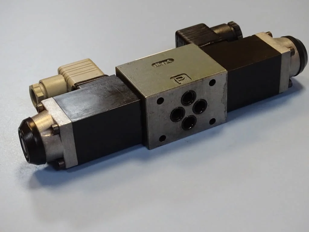 Хидравличен разпределител Rexroth 4WE6E51/AG24NZ4 operated directional control valve — снимка 5