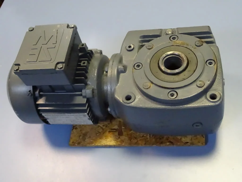 Мотор-редуктор SEW-EURODRIVE SA40DT71K-4 220/380V — снимка 7