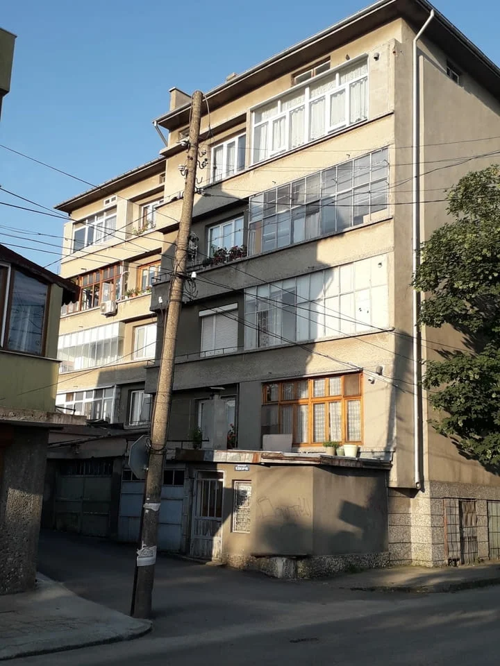 Голям тристаен апартамент в Силистра — снимка 3