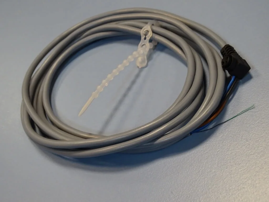 Индуктивен датчик Baumer Electric IFR 08.26.35/S8/L inductive sensor — снимка 7