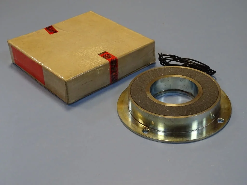 Електромагнитна спирачка Lenze Electromagnetic Brake 24VDC