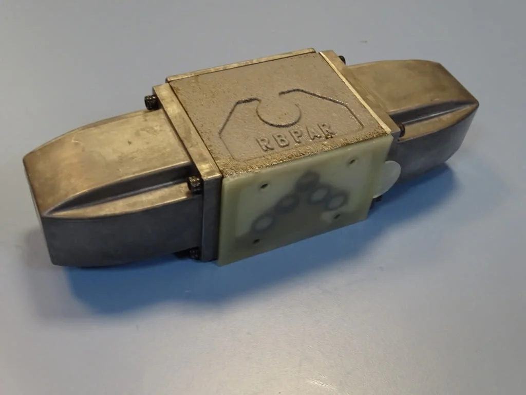 Хидравличен разпределител TOYO-OKI HD3-42SGS-BcA-03A solenoid operated directional valve 100/110V — снимка 6