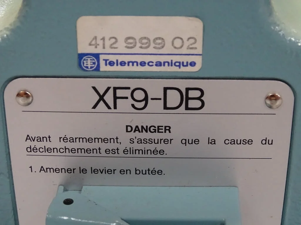 Краен изключвател Telemecanique XF9-DB Limit Switch — снимка 2