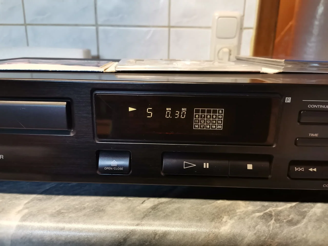 Sony CDP-313 CD-Player — снимка 6
