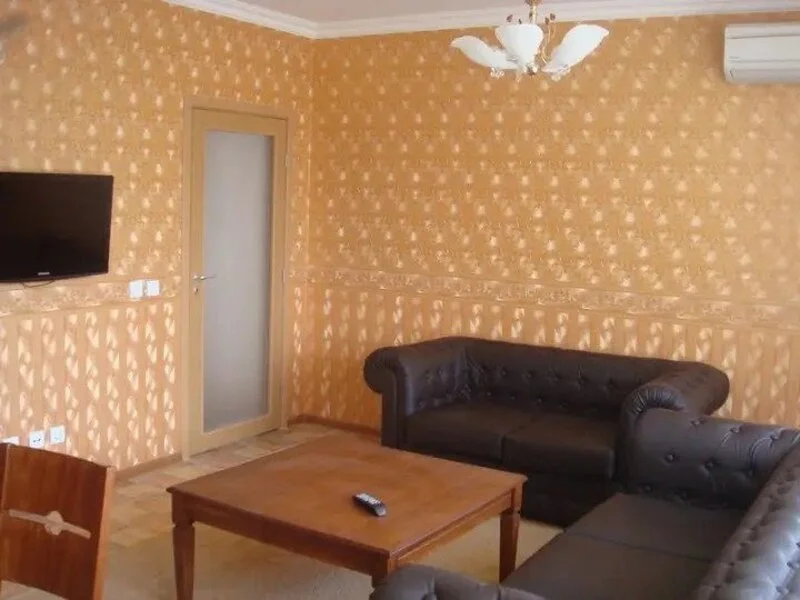 Тристаен Апартамент, Кършияка 112кв.м — снимка 2