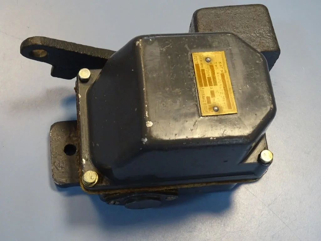Краен изключвател с противовес за кран, телфер, хаспел USSR КУ-703 Limit Switch 10A 380V — снимка 4