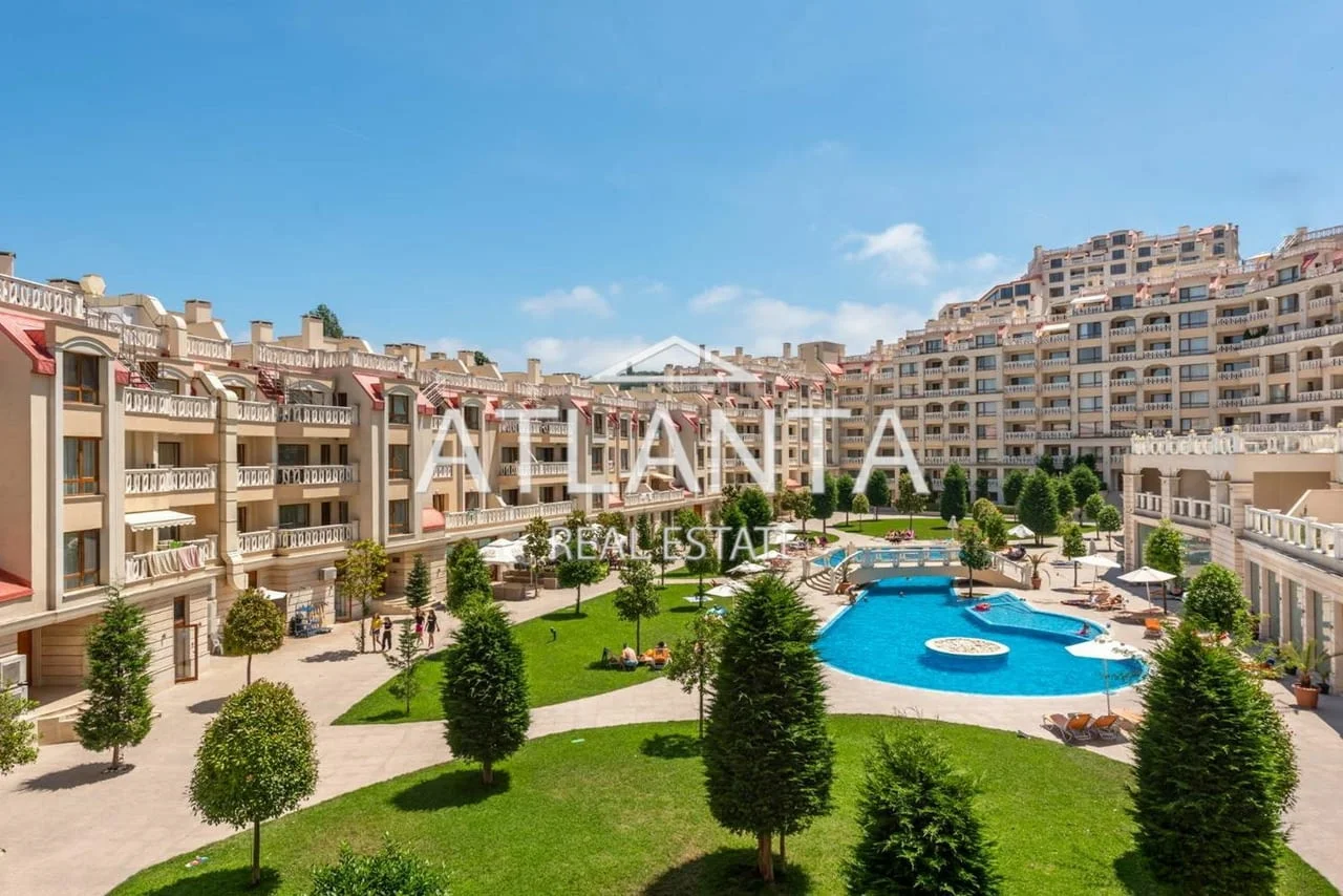 Тристаен Апартамент с паркомясто в престижния комплекс Varna South Bay Beach Residence -