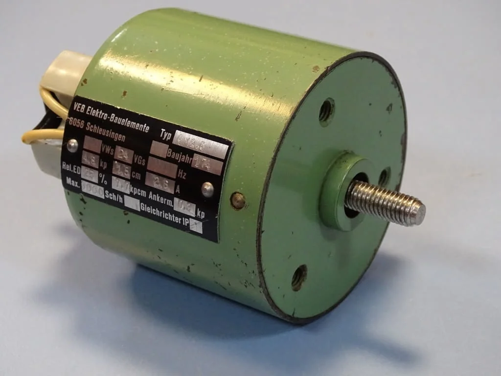 Ел. магнит VEB Typ GM2.5 control magnet 24VDC — снимка 3