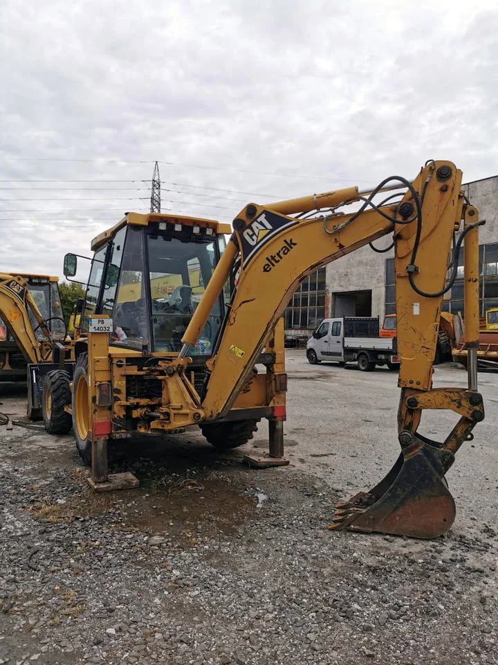 Услуга с комбиниран багер Cat 432 D в град Пловдив и региона — снимка 3