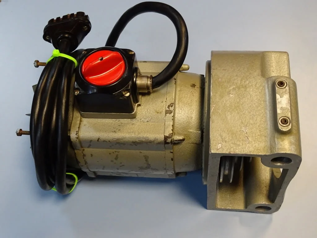 Електромотор+ремъчна шайба LECHMOTOREN DVF08-2K 0.75kW 380V — снимка 8
