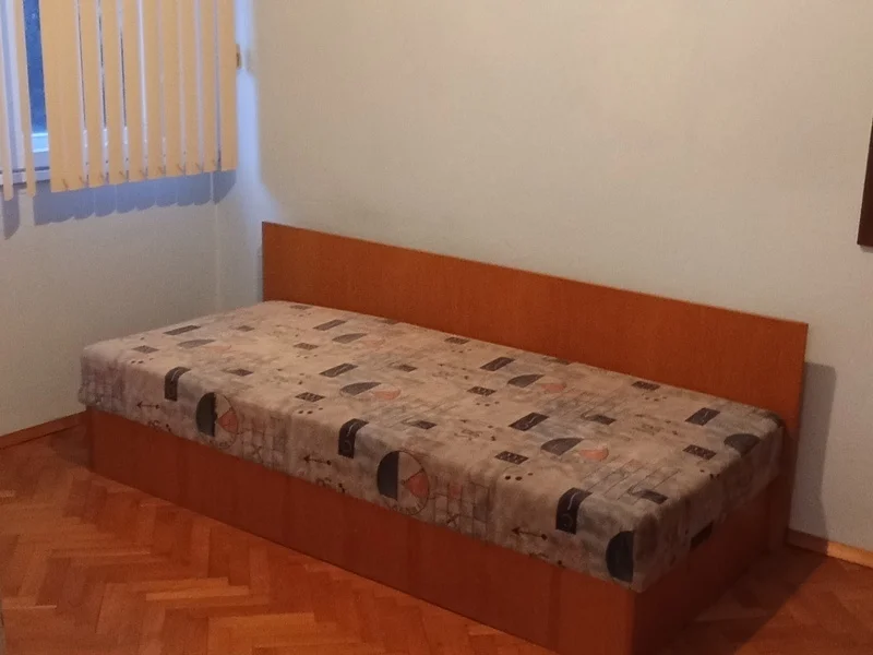 Продавам монолитен апартамент с престижна локация в центъра на Стара Загора — снимка 4