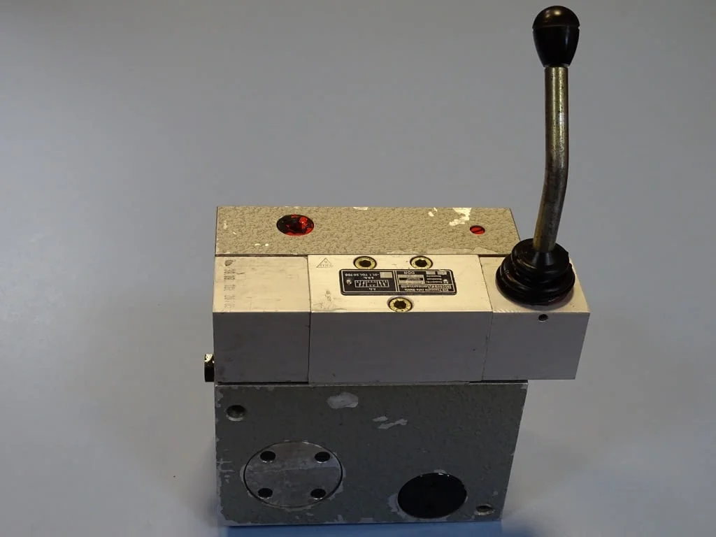 Пневматичен блок wmw DDR StGK04/0400 Pneumatic Valve NW-6mm Orsta TGL20705 — снимка 8