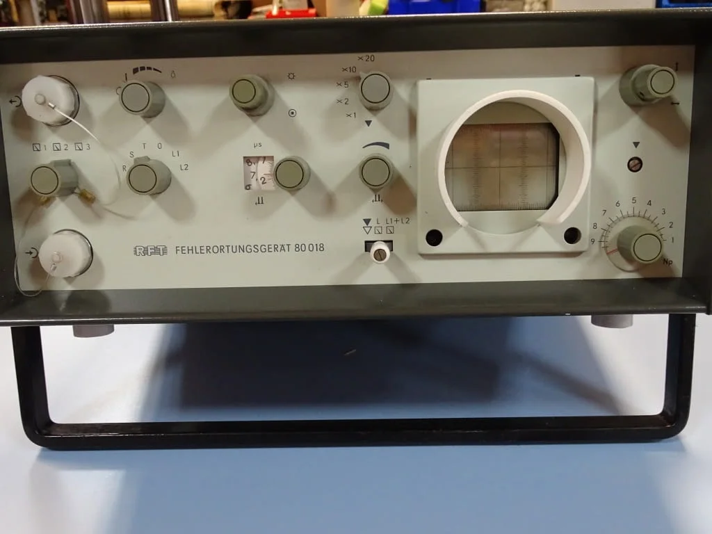 Осцилоскоп VEB RFT Fehlerortungsgerat 80018 — снимка 9