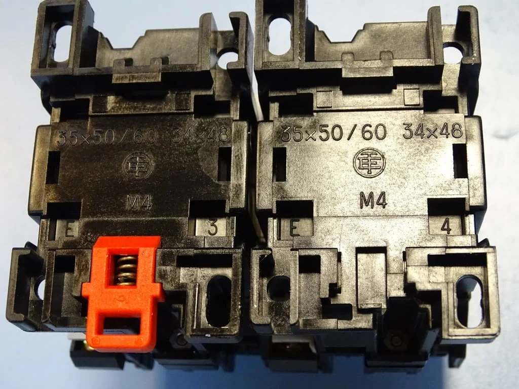 Контактор Telemecanique CA2-DK122.A65 contactor auxiliari 10A 220/240V — снимка 5
