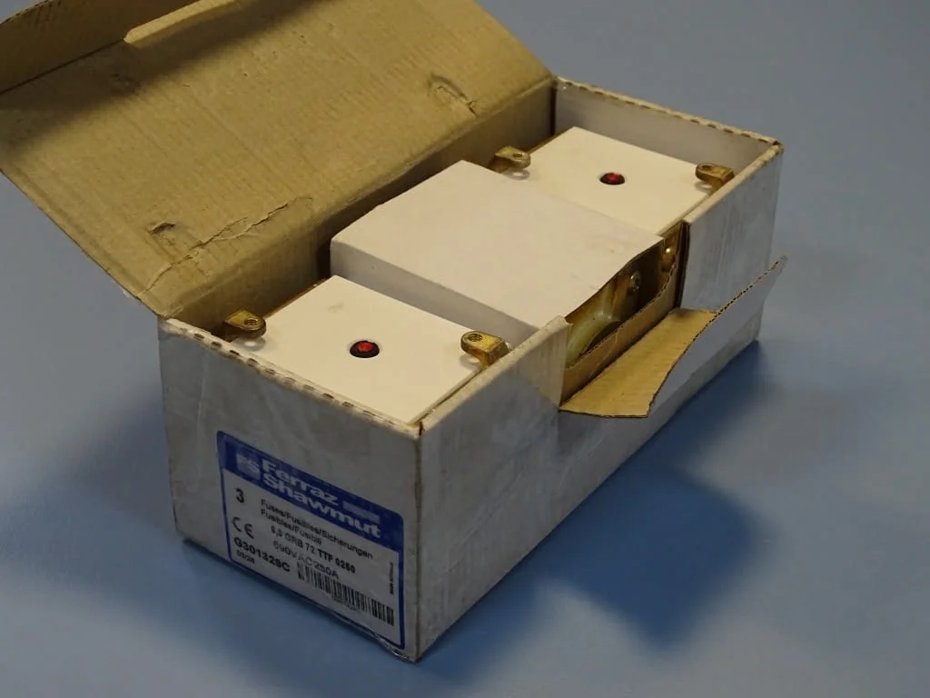 Предпазител Ferraz Shawmut Protistor GGRB72TTF0250 Fuses 250A 690VAC — снимка 9
