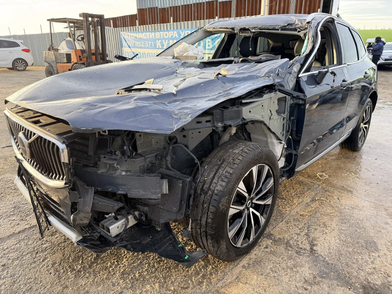 Volvo XC60 2 B5 Mild-Hybrid AWD 2.0 дизел, двигател D420T2, 235 кс., 4x4, автоматик, 2024г., 15 000 — снимка 3