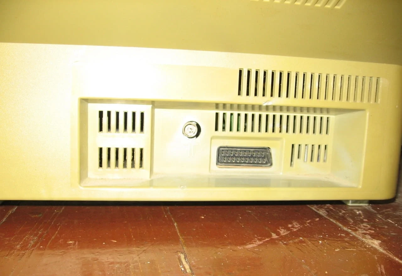 Два кинескопни телевизора Beko и Sony trinitron — снимка 8