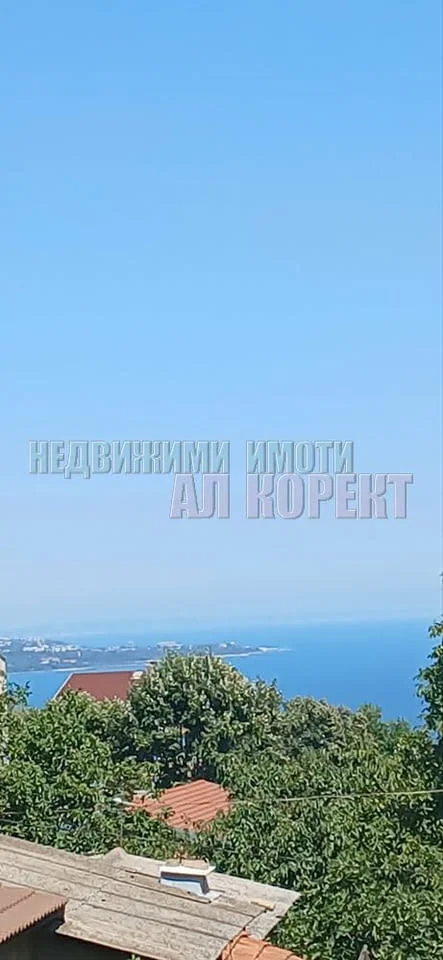 Слънчев етаж от къща с двор в Галата след основен ремонт — снимка 2