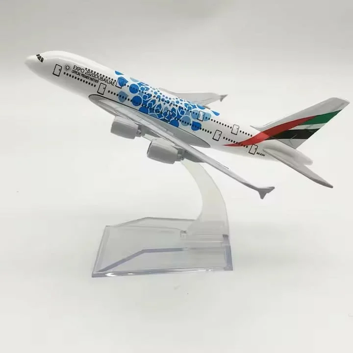 Еърбъс 380 самолет модел макет Airbus Emirates метален авиокомпания летище рекламен полет лайнер Exp