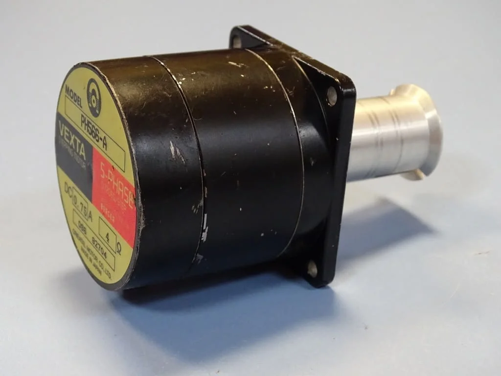 Стъпков мотор VEXTA PH566-A stepping motor 5-phase 24VDC — снимка 3