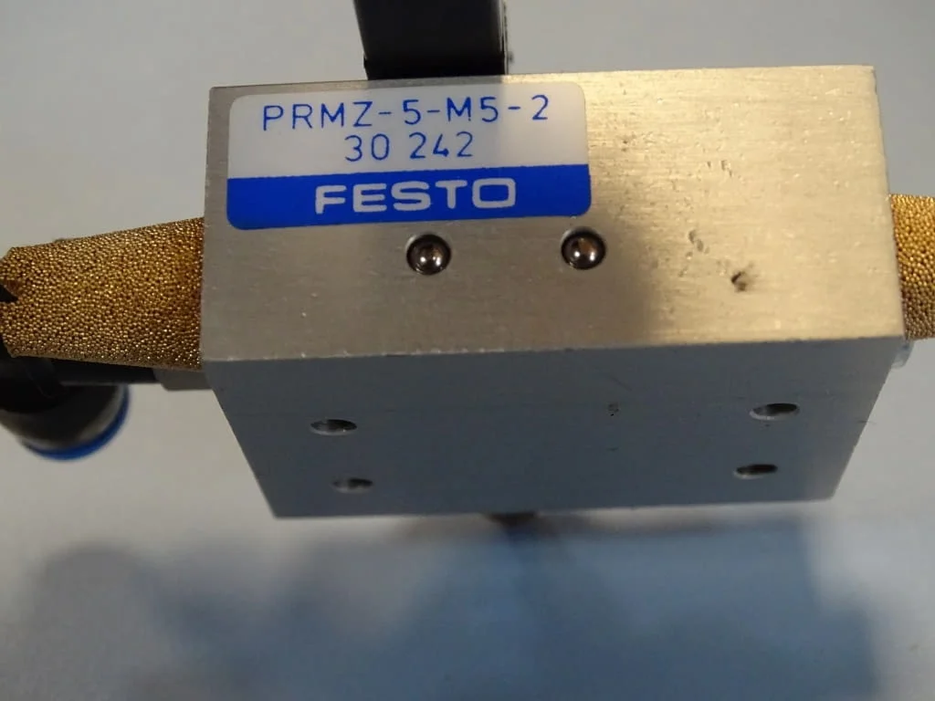 Пневматичен разпределител Festo PRMZ-5-M5-2 / MZH-3-1.5-L-LED Pneumatic valve — снимка 4