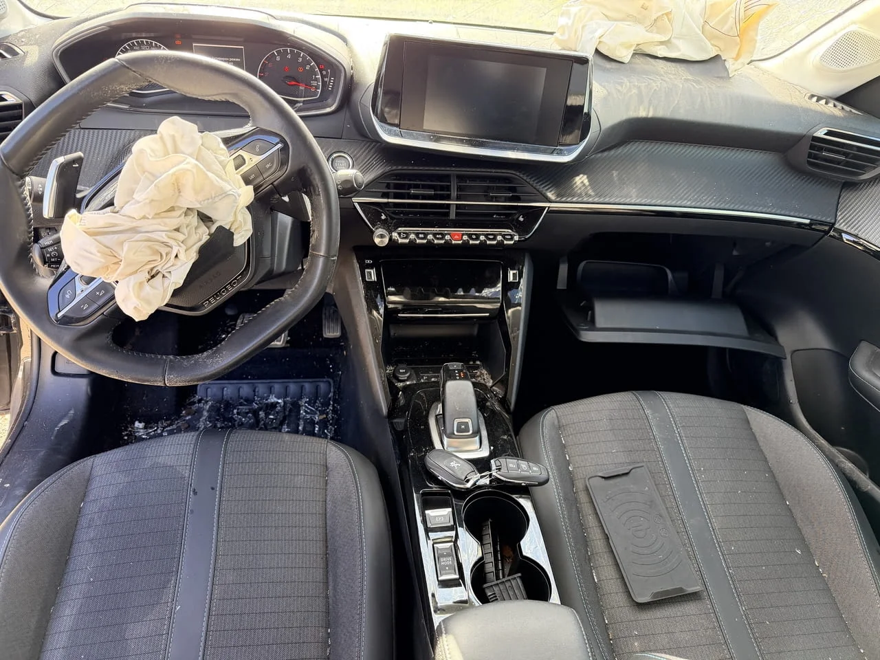 Peugeot 208 1.2 PureTech, двигател HNK, 101 кс., ск. Кутия - автоматик 8 ск. 20GTBB, 2022г., 27000 к — снимка 8