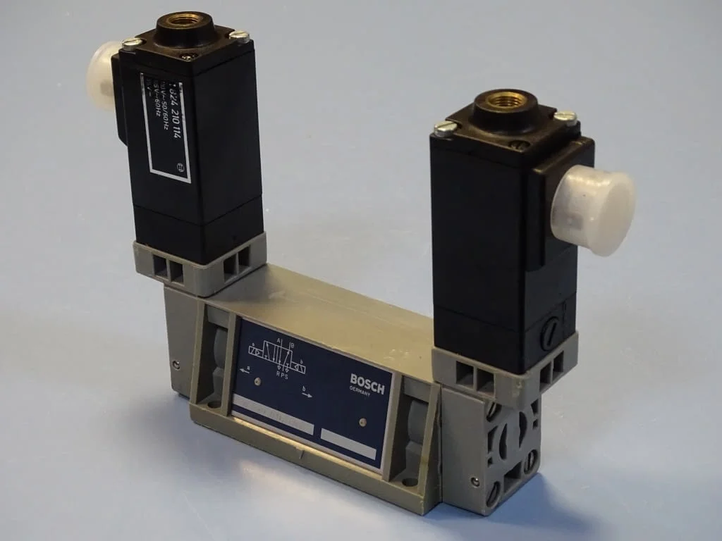 Пневматичен разпределител Bosch Solenoid Valve 110VAC — снимка 6