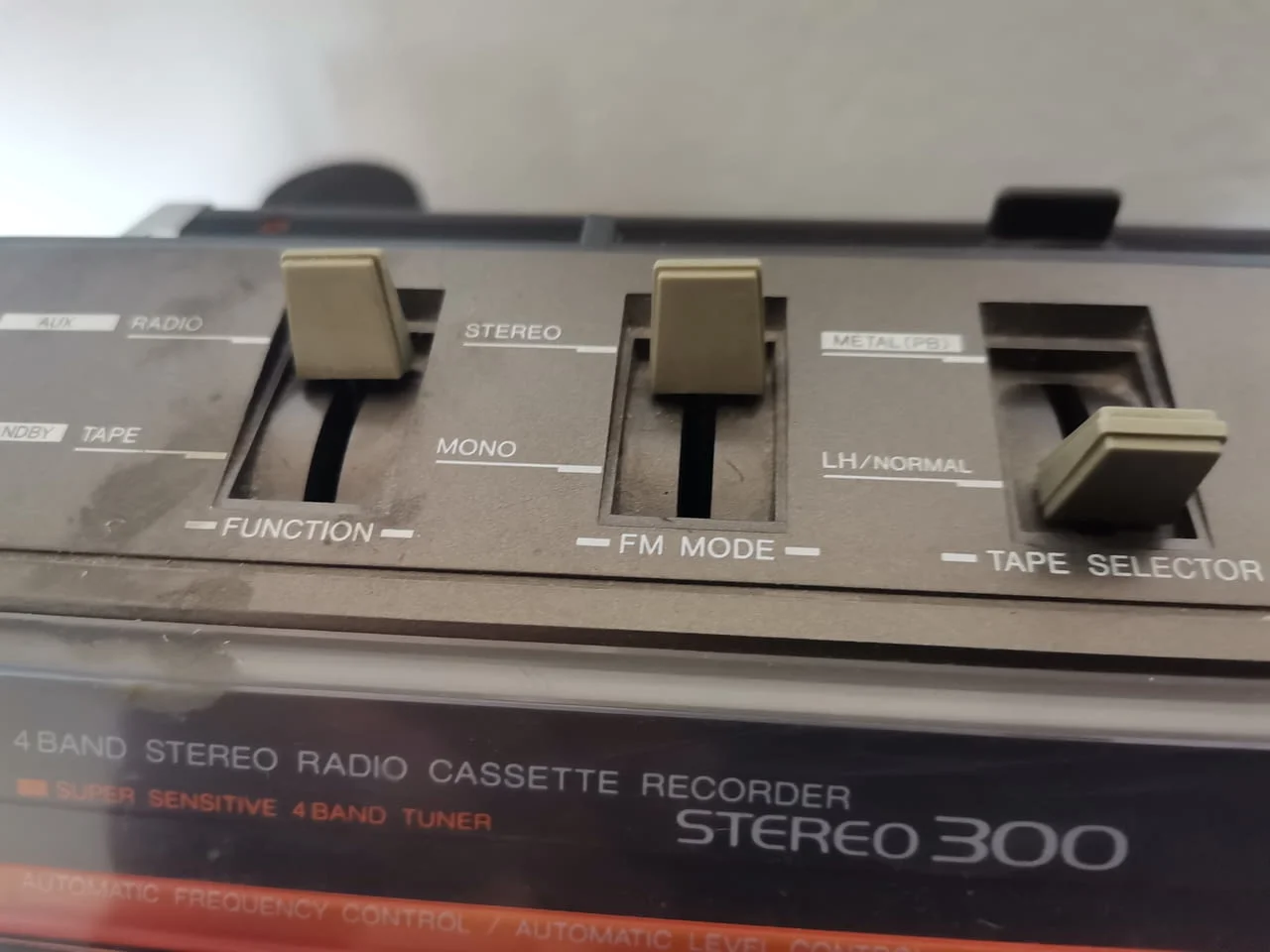 AIWA STEREO 300 4 Band GhettoBlaster Radio Cassette — снимка 6