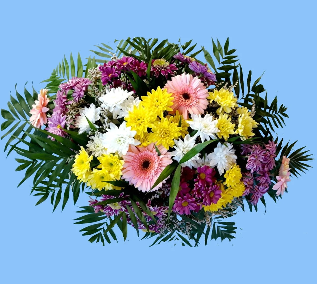 Венци и аранжировки от естествени и изкуствени цветя — снимка 9