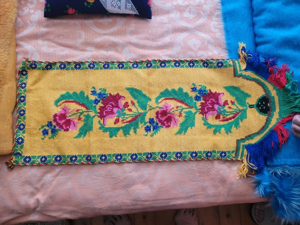 Извезана кърпа ръчна изработка