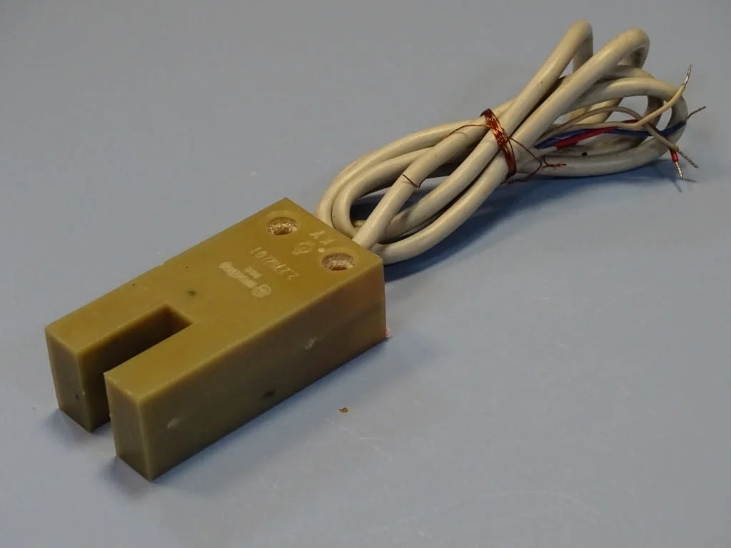 Индуктивен датчик DDR RFT Ursaflop 2.2702/01 proximity sensor slotted initiator