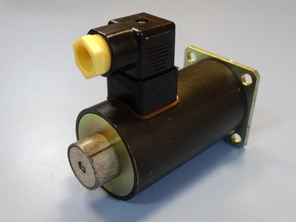 Ел. магнит KUHNKE HS2514/2-N electromagnet 195V — снимка 4