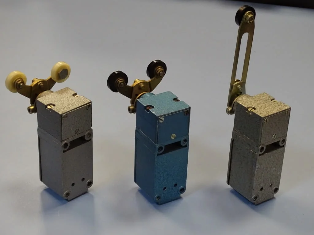 Изключвател краен FATEL Typ 3375802 Limit Switch 16A 250VAC — снимка 9