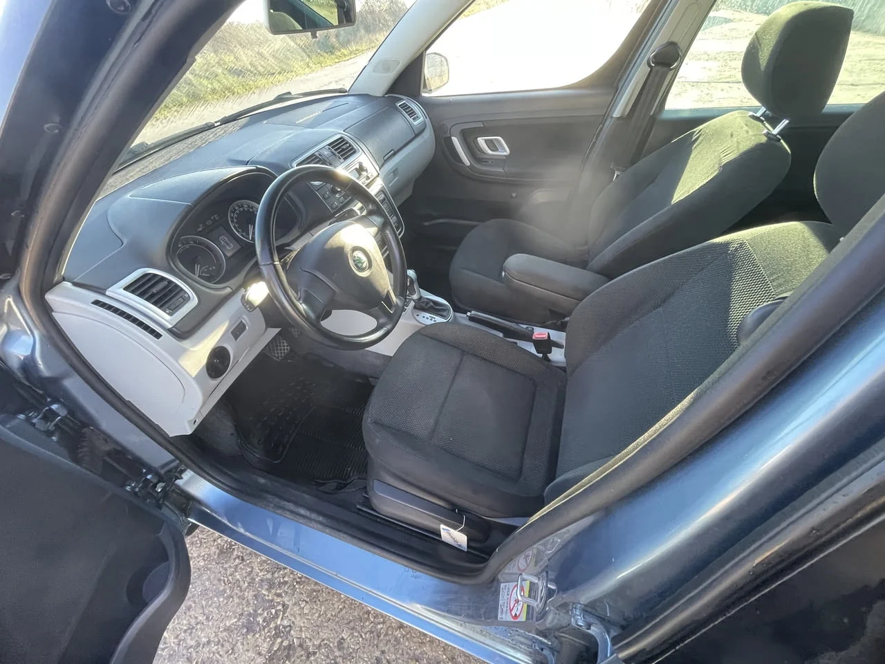 Skoda Roomster 1.6i, 105 кс., автоматик, панорама, парктроник, 142 000 км. реални километри, обслуже — снимка 7